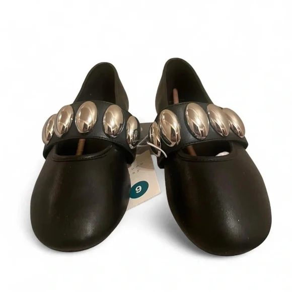 Sold Elegant Black Women's Shoes with Silver Accents - Picture 2 of 4